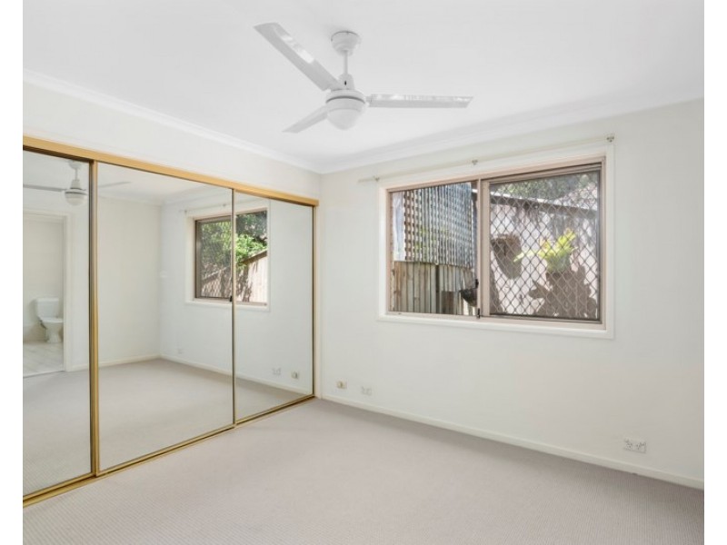 33 Balsa Street, Elanora QLD 4221