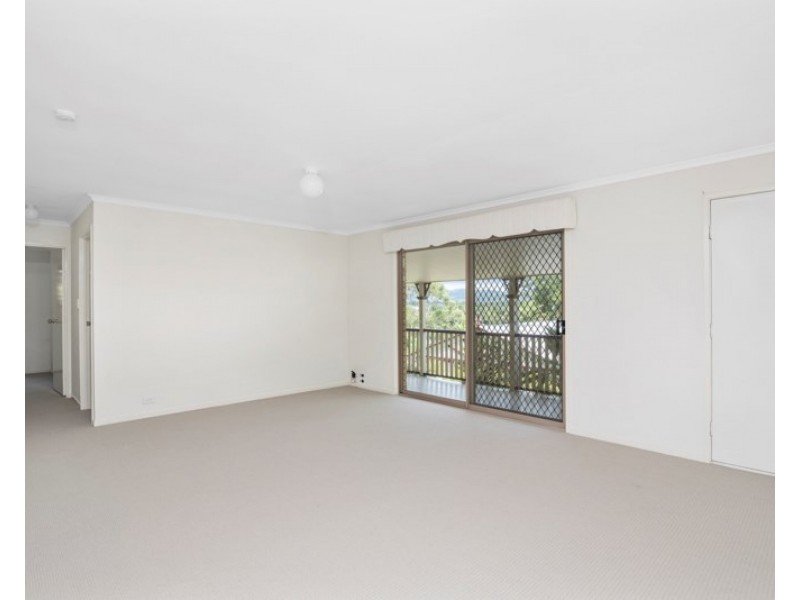 33 Balsa Street, Elanora QLD 4221