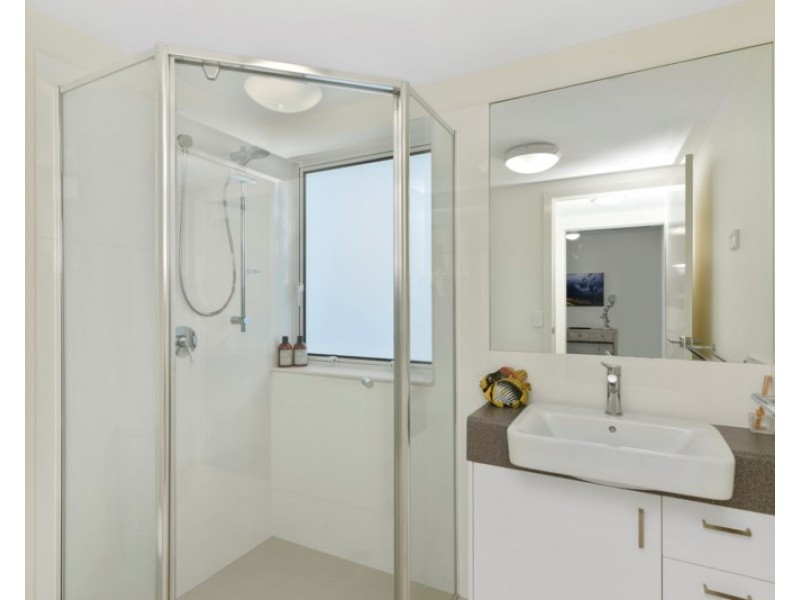 5/2 Tallebudgera Drive, Palm Beach QLD 4221