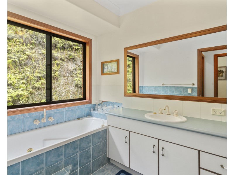 6 Fresco Court, Tallebudgera Valley QLD 4228