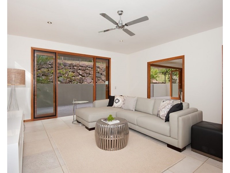 2 Duringan Street, Currumbin QLD 4223