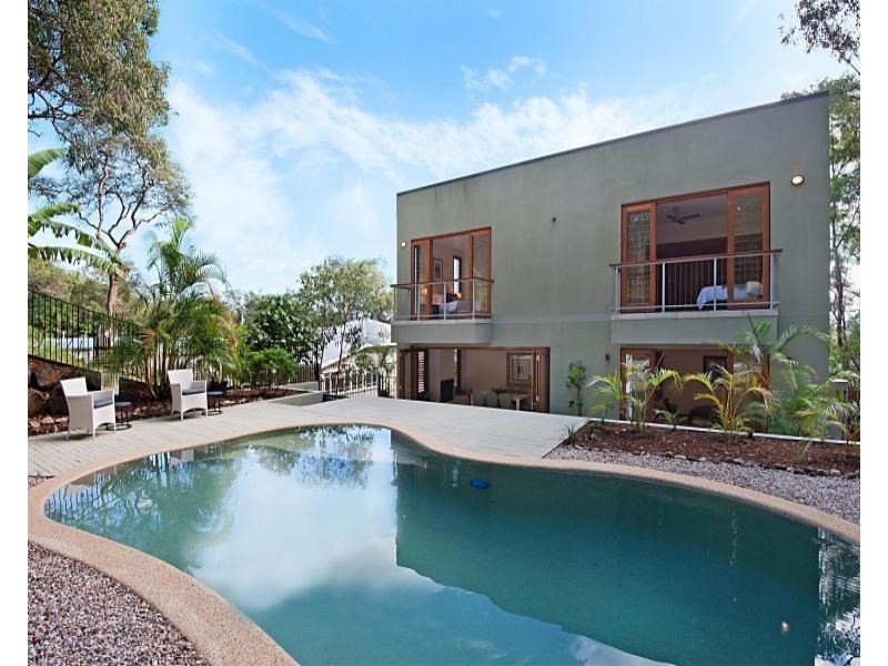 2 Duringan Street, Currumbin QLD 4223