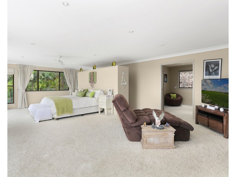 208 Tierney Drive, Currumbin Waters QLD 4223