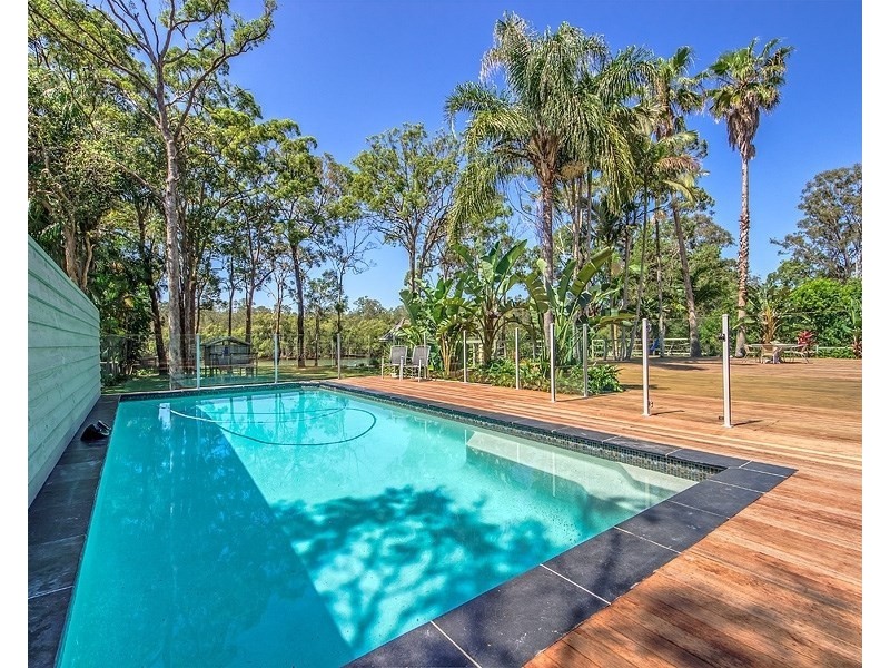 4 Heather Street, Tallebudgera QLD 4228