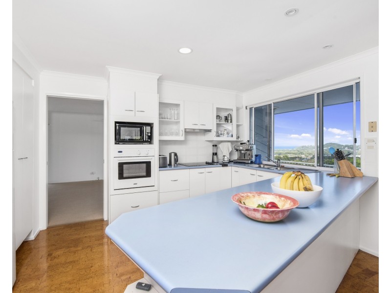 76 Doubleview Drive, Elanora QLD 4221