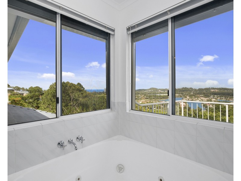 76 Doubleview Drive, Elanora QLD 4221