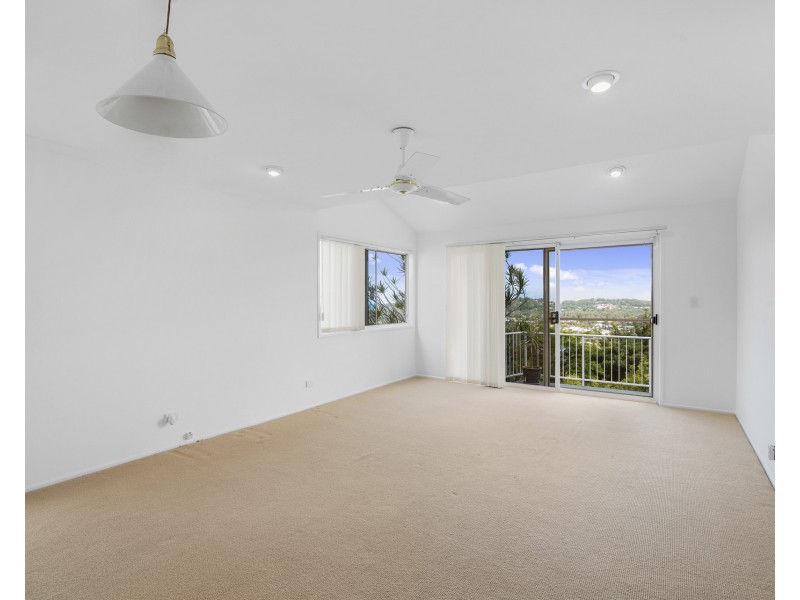 76 Doubleview Drive, Elanora QLD 4221