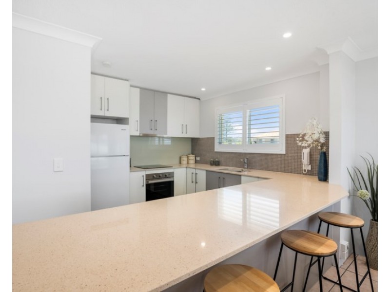 6/220 Pacific Parade, Bilinga QLD 4225