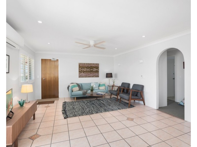 6/220 Pacific Parade, Bilinga QLD 4225