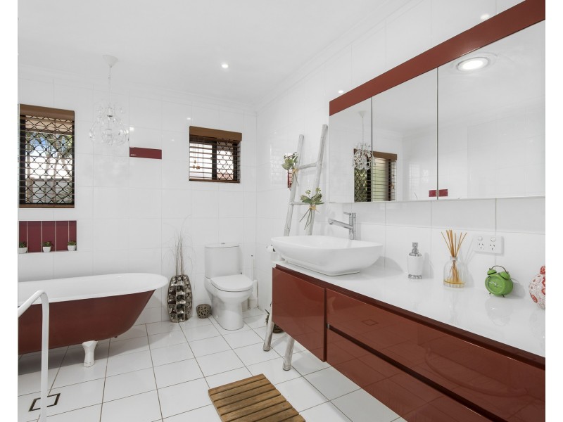 7 Blackwood Place, Palm Beach QLD 4221