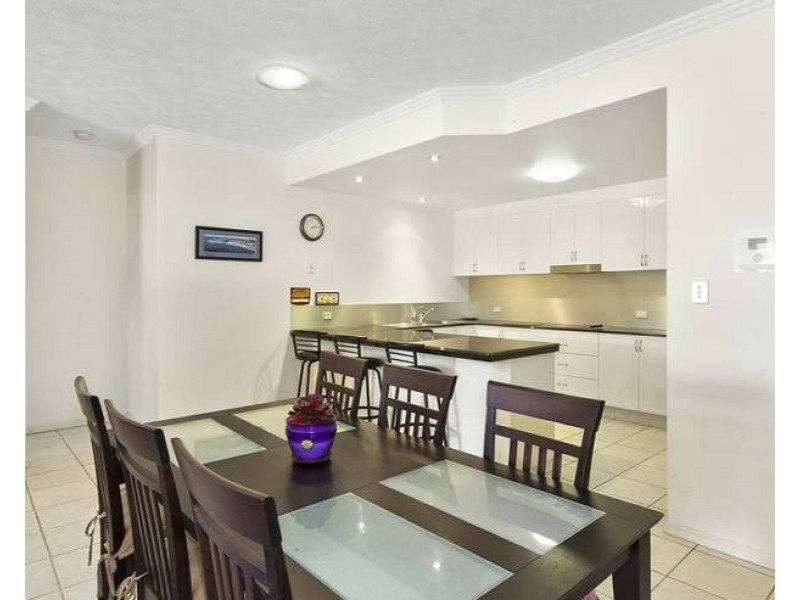 2/3 Johnston Street, Bilinga QLD 4225