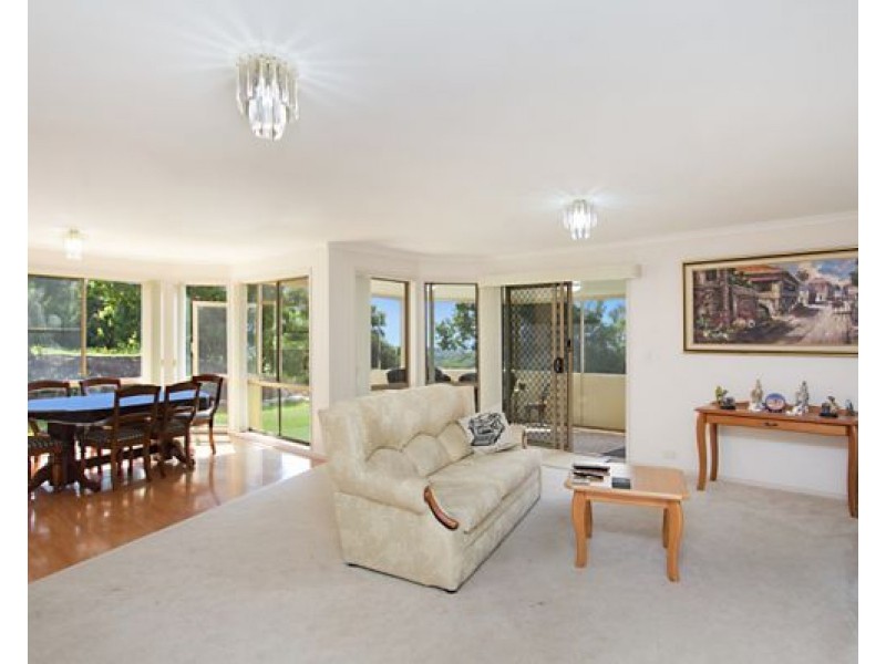 25 Champagne Drive, Banora Point NSW 2486
