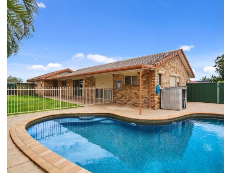 1 Fatsia Court, Elanora QLD 4221