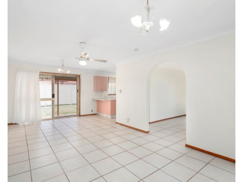 1 Fatsia Court, Elanora QLD 4221