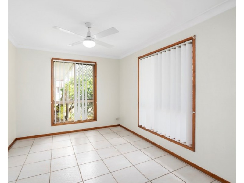 1 Fatsia Court, Elanora QLD 4221