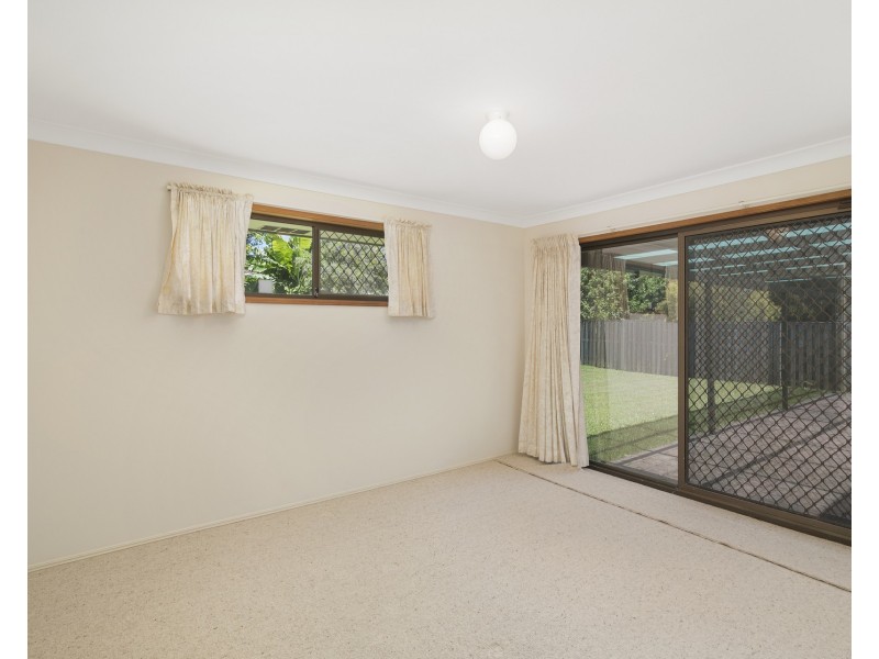 8 Queenscliff Crescent, Robina QLD 4226