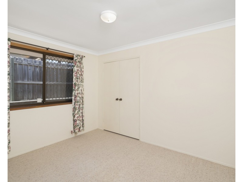 8 Queenscliff Crescent, Robina QLD 4226