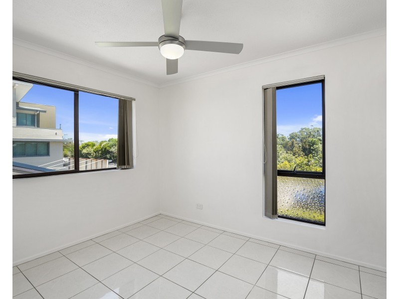 4/69 Golden Four Drive, Bilinga QLD 4225