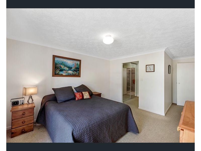 4/2 Surf Street, Bilinga QLD 4225