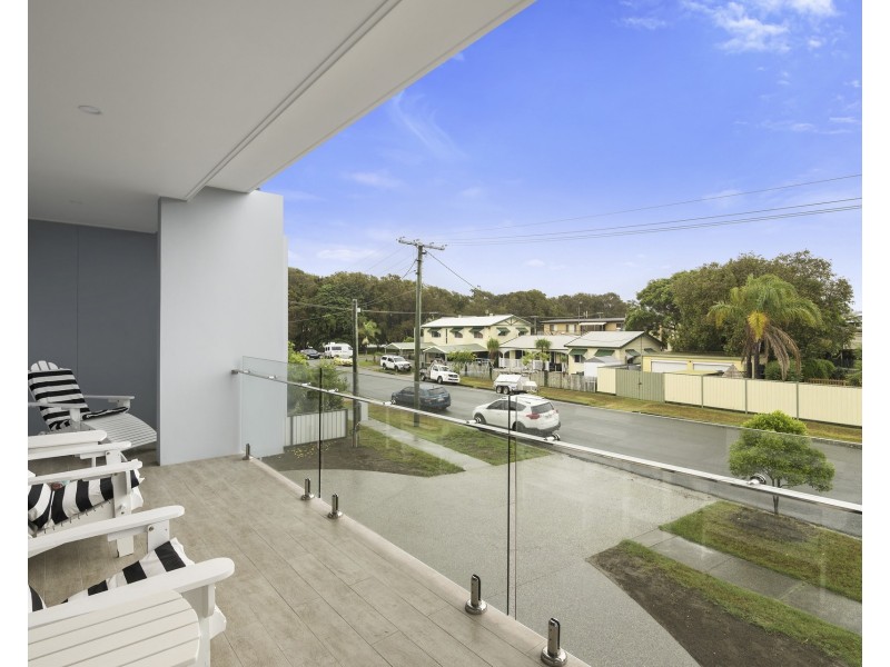 2/4 Cabarita Avenue, Tugun QLD 4224