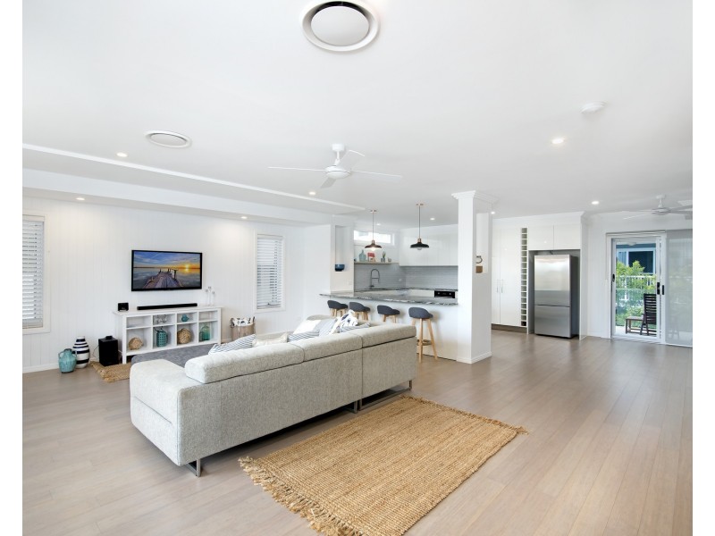 2/4 Cabarita Avenue, Tugun QLD 4224