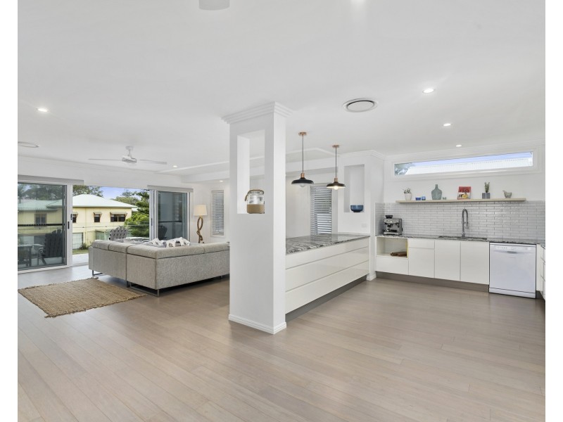 2/4 Cabarita Avenue, Tugun QLD 4224