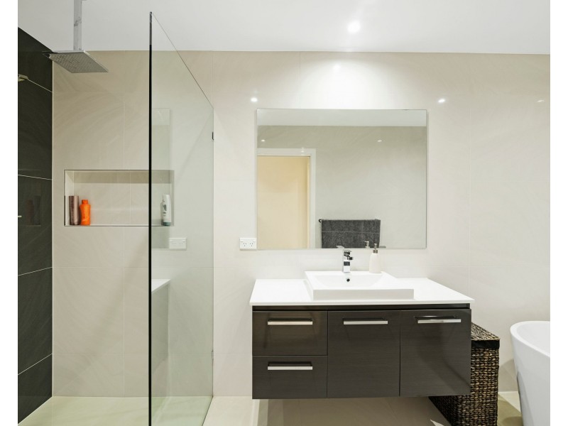 16 Clare Court, Tallebudgera Valley QLD 4228