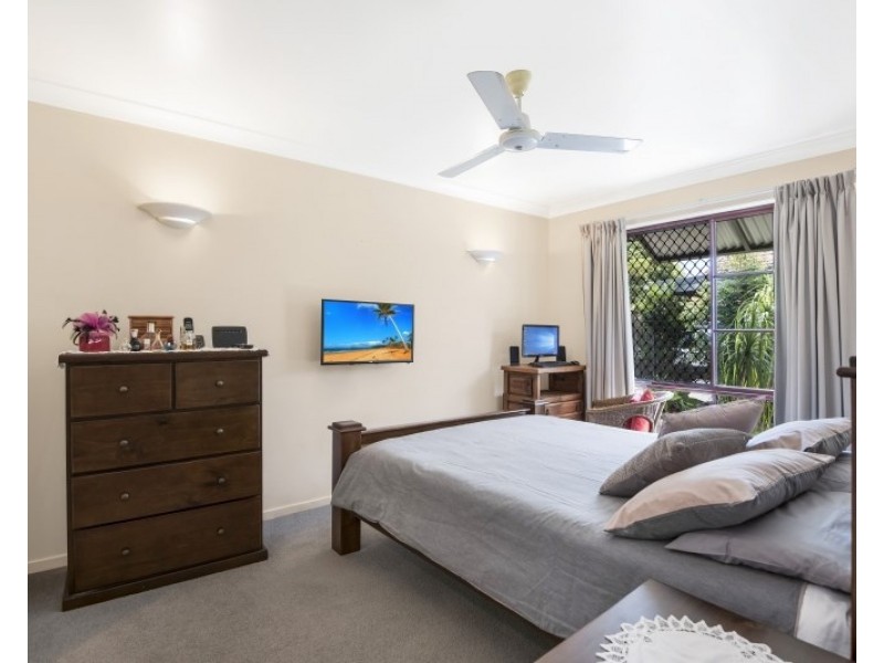 12 Oasis Crescent, Elanora QLD 4221