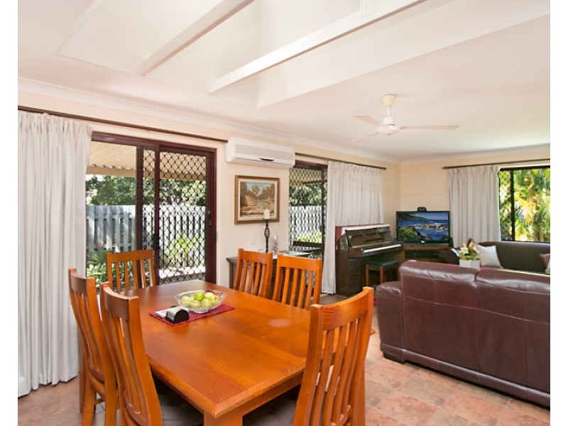 12 Oasis Crescent, Elanora QLD 4221