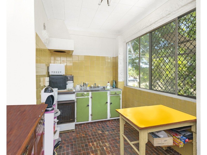 33 Golden Four Drive, Bilinga QLD 4225