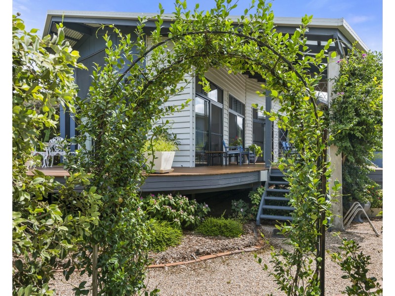 2 Kaira Lane, Currumbin Valley QLD 4223