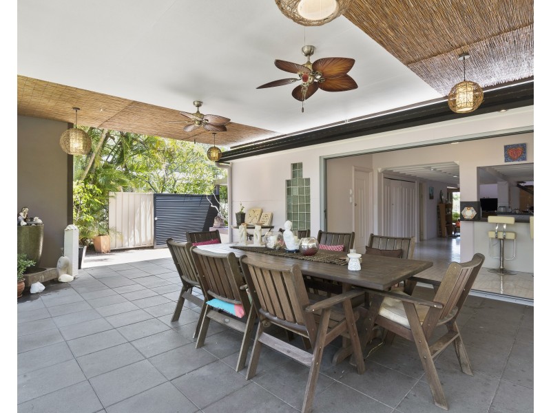 68 Manus Avenue, Palm Beach QLD 4221