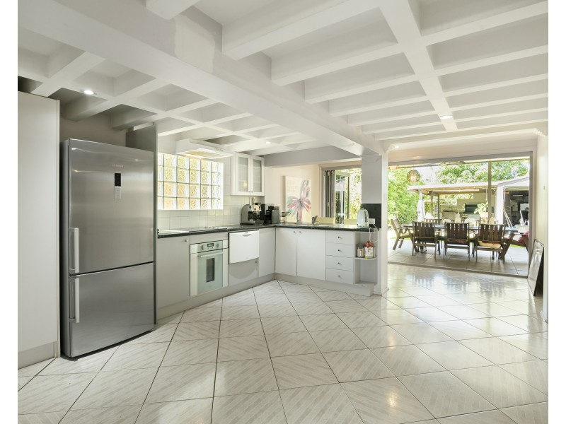 68 Manus Avenue, Palm Beach QLD 4221