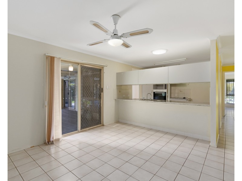 11 Kalamunda Close, Elanora QLD 4221