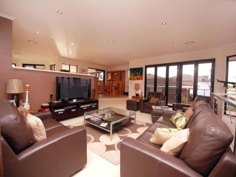 31 Jarrahdale Drive, Elanora QLD 4221