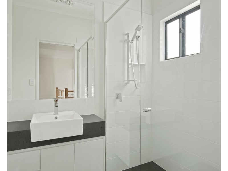 2/25 Appel Street, Kirra QLD 4225