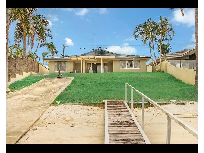 64 Salerno Street, Isle Of Capri QLD 4217