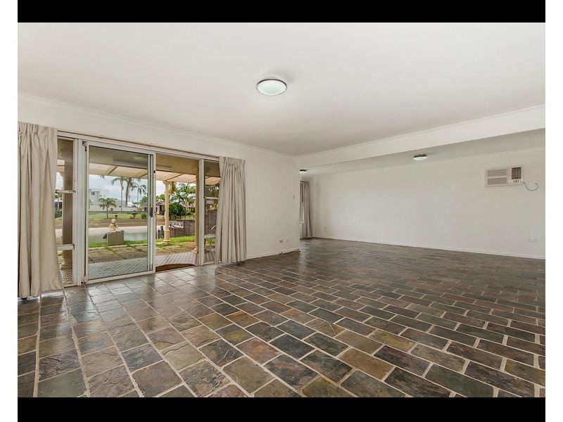 64 Salerno Street, Isle Of Capri QLD 4217