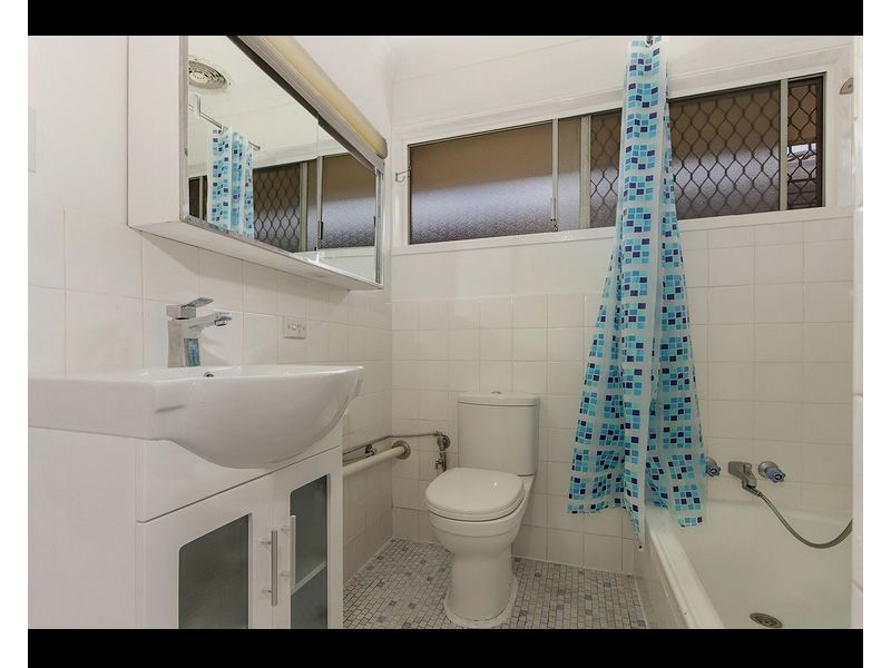 64 Salerno Street, Isle Of Capri QLD 4217