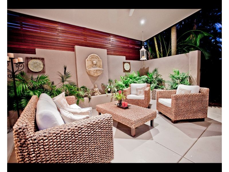 18 Lothian Avenue, Sorrento QLD 4217