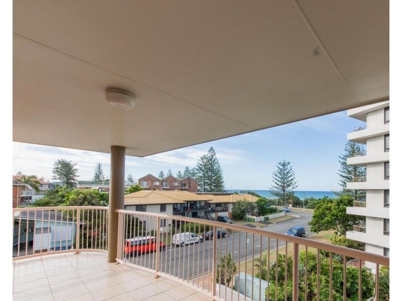 9/125 Golden Four Drive, Bilinga QLD 4225