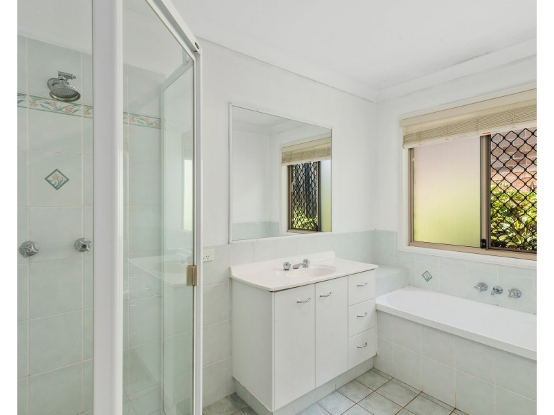 74 Silver Glade Drive, Elanora QLD 4221
