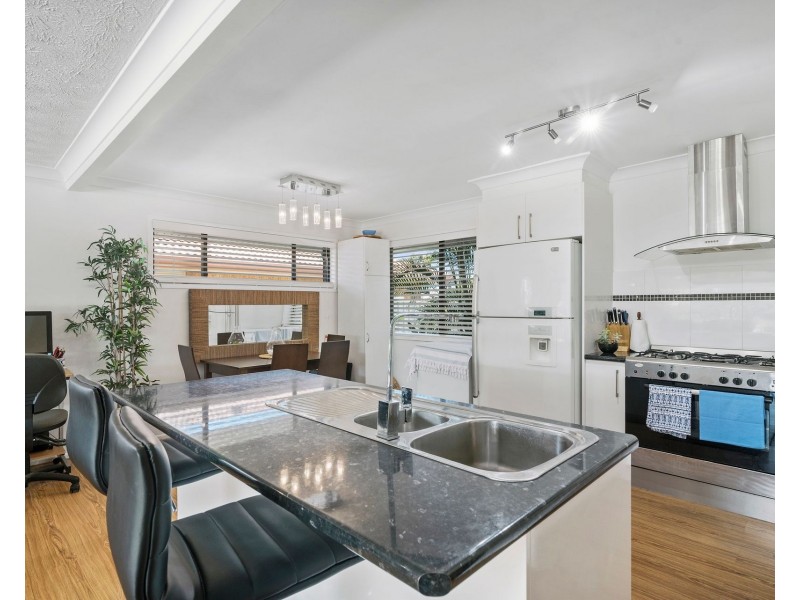 67 Guineas Creek Road, Elanora QLD 4221