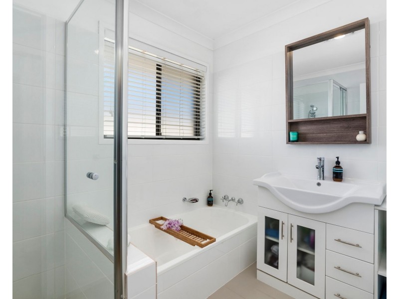 67 Guineas Creek Road, Elanora QLD 4221