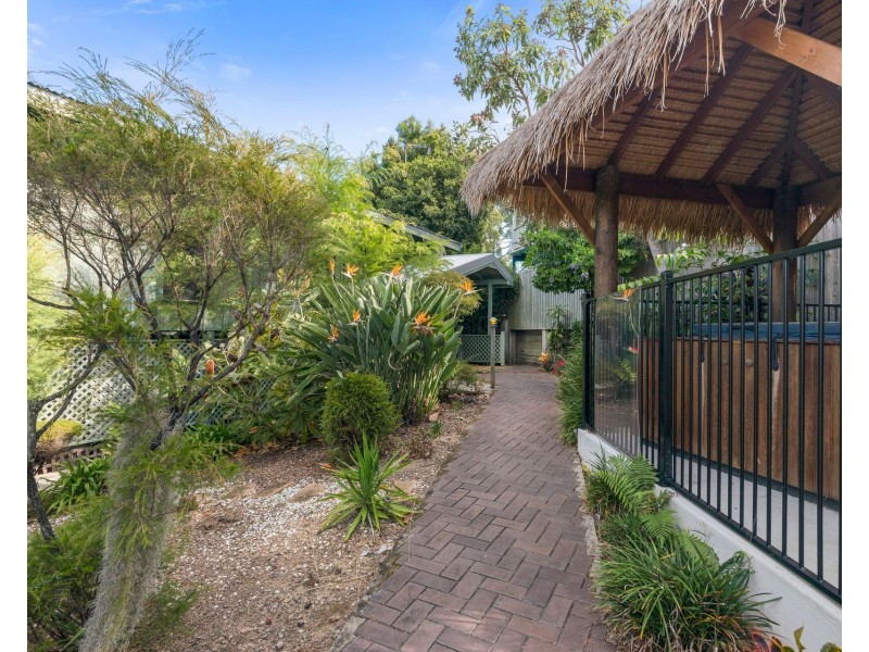 16 Larentia Street, Currumbin Waters QLD 4223