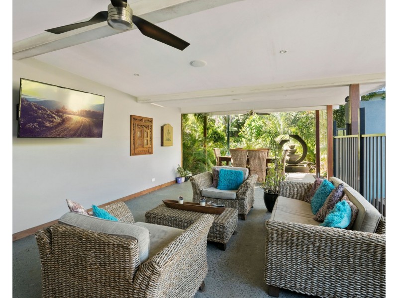 61 Robert Street, Labrador QLD 4215