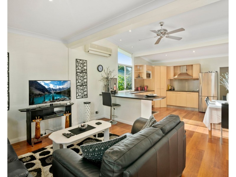 61 Robert Street, Labrador QLD 4215