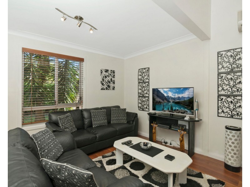 61 Robert Street, Labrador QLD 4215