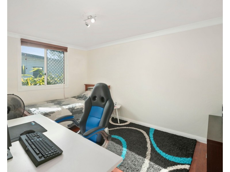 61 Robert Street, Labrador QLD 4215