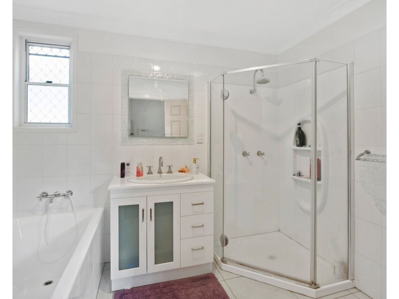 61 Robert Street, Labrador QLD 4215